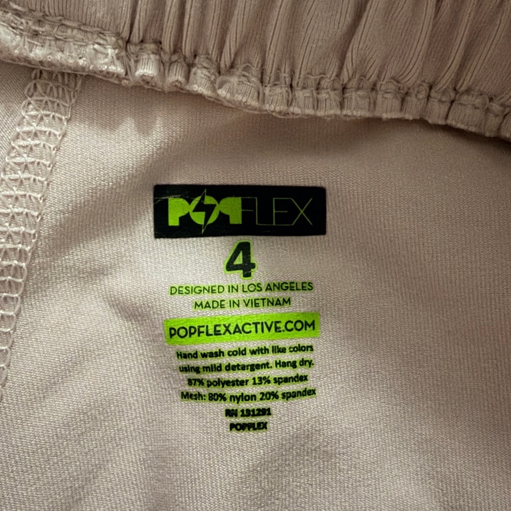 POPFLEX Active "Secret" run short a mesh overlay and built-in liners. Size 4 - Picture 3 of 6